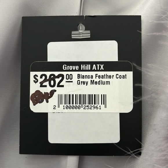 Faux fur 3/4 sleeve jacket never worn dress up or down - Picture 3 of 3